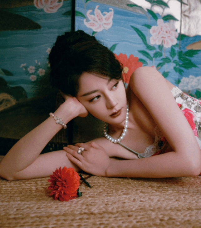 迪丽热巴深度剖析演员职业：真诚共情，踏实前行