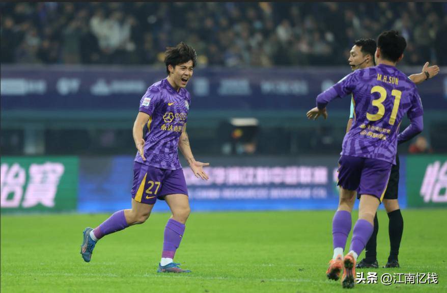 代表国足出战96次的李明，如今回大连老家生活，儿子已是天津主力