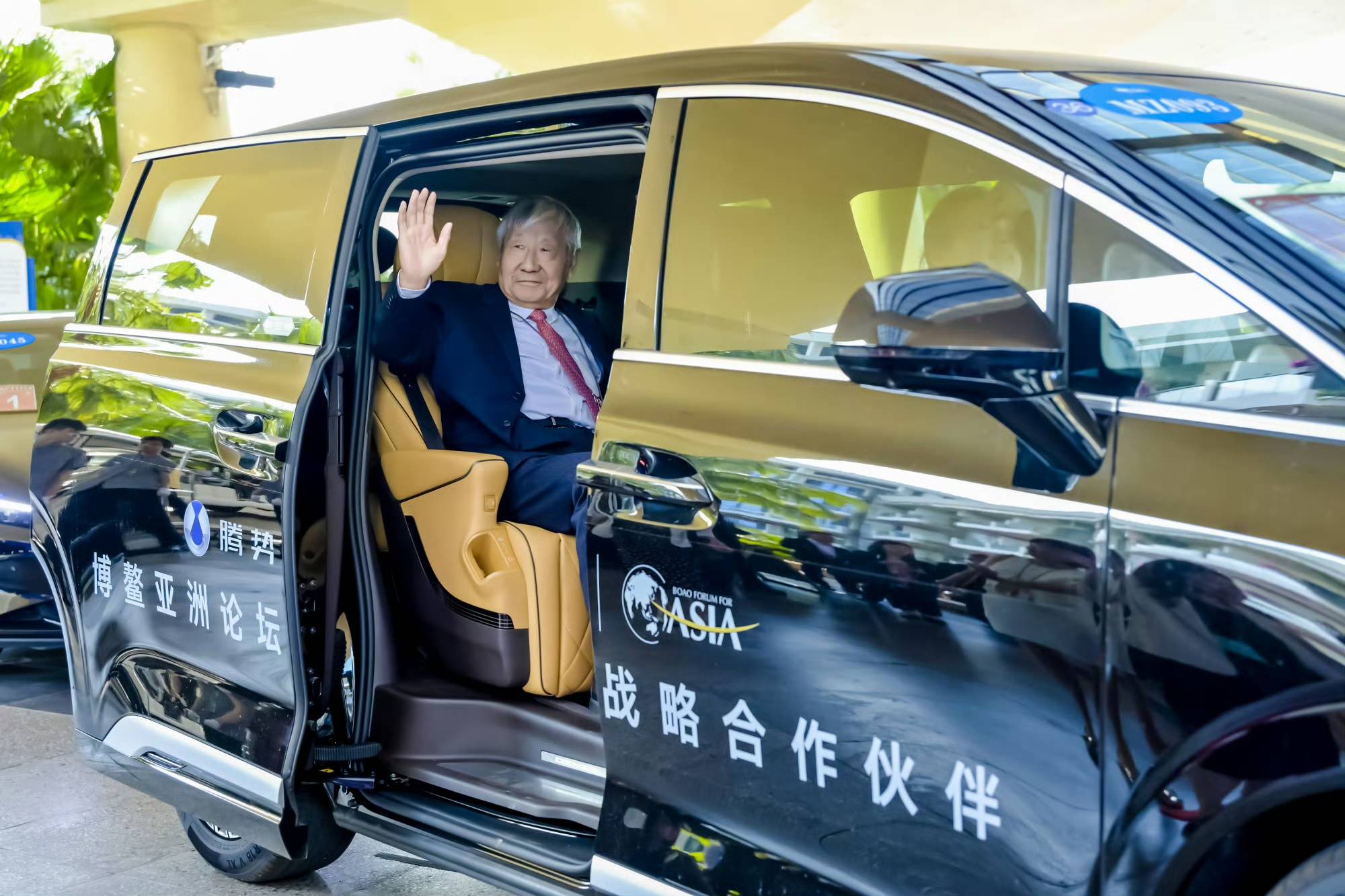 从“世界工厂”到“创新高地”:博鳌路上的这辆车,开出了中国制造的终极野心!