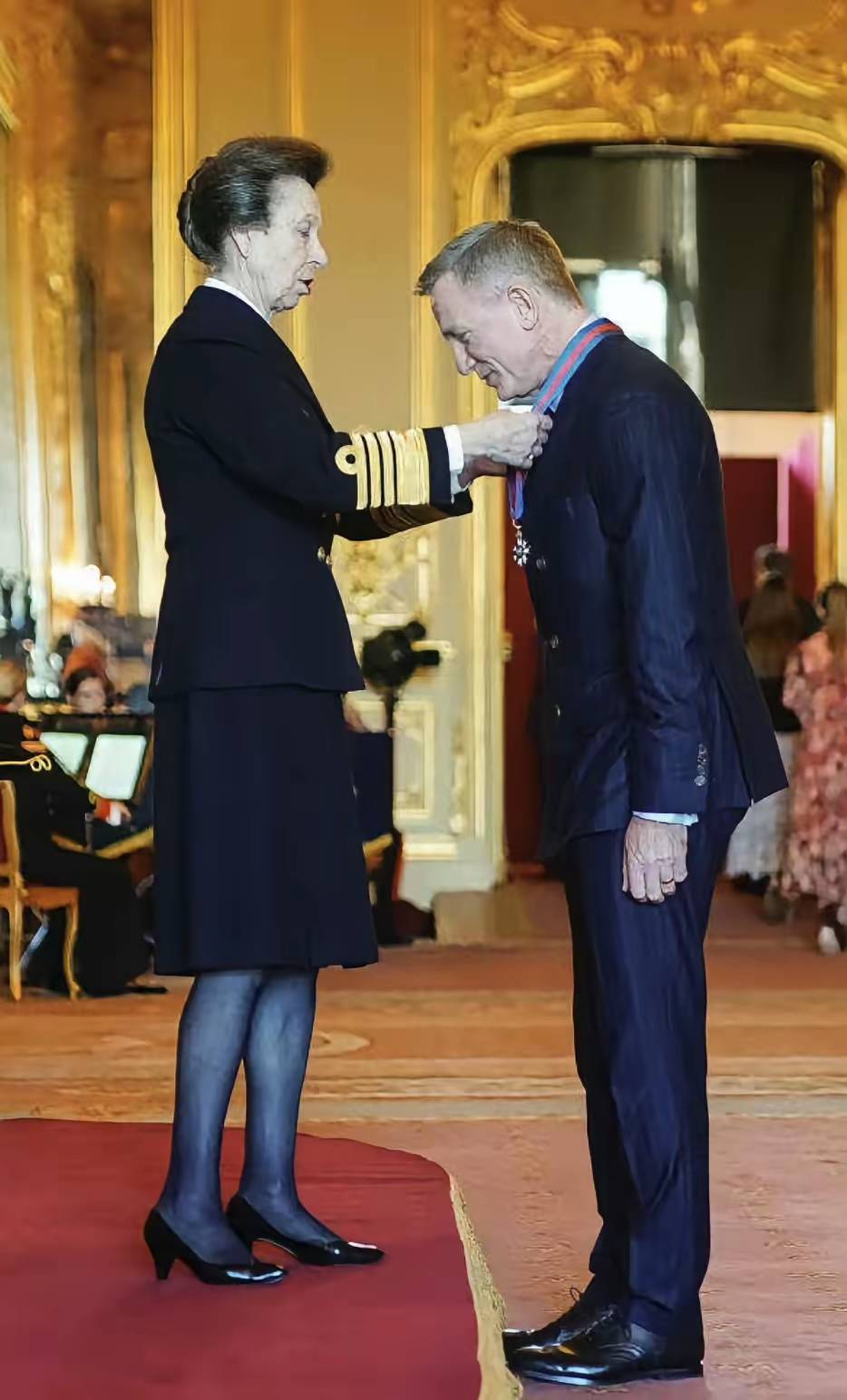 007本尊站台！腾势这步棋，直接把中国豪华车的排面拉满了！