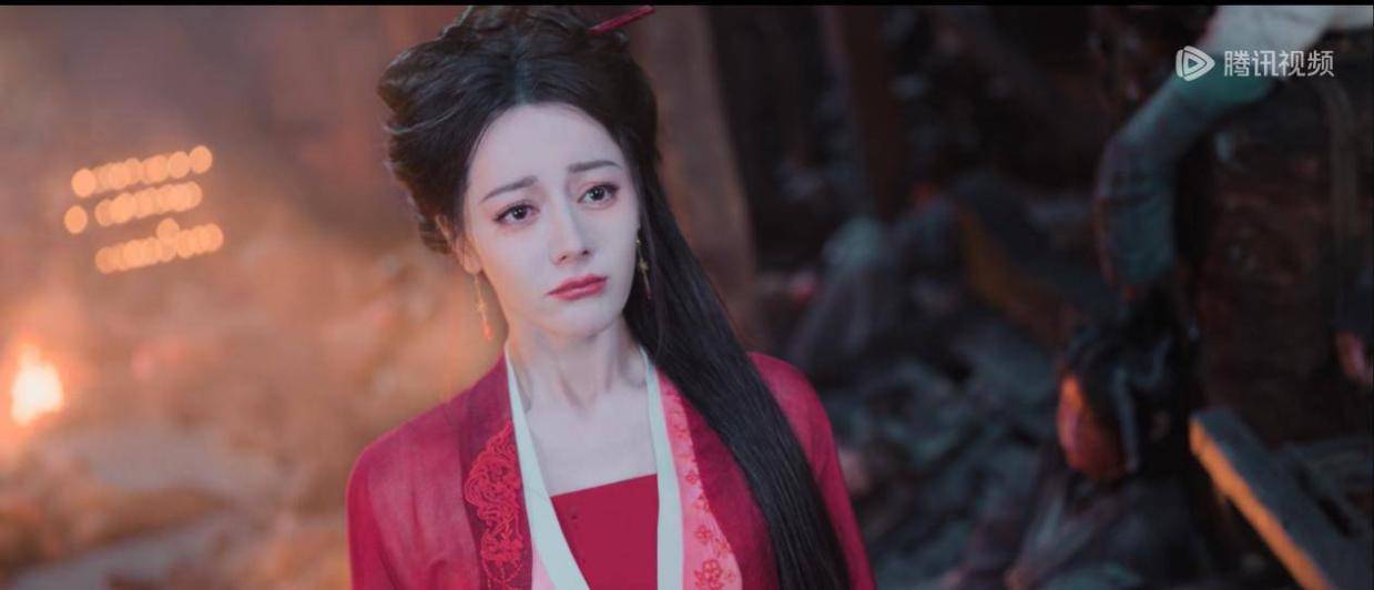 《白日提灯》CP遇冷，迪丽热巴为何难破“CP体质”困局？