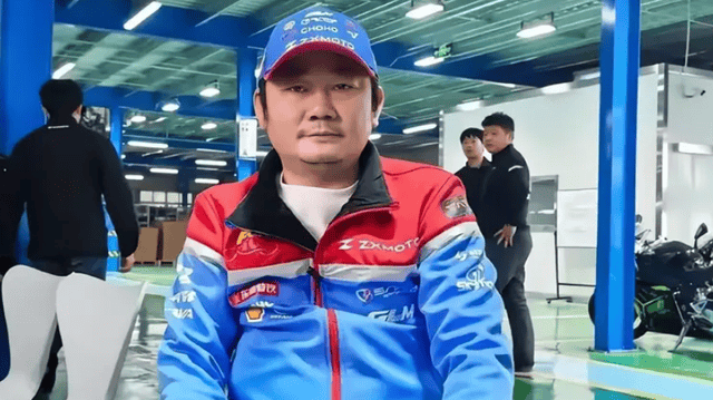 张雪回应陈光标送欧美豪车(图1)