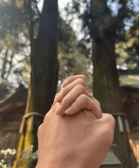 内田有纪承认和柏原崇结婚 晒两人牵手照幸福甜蜜