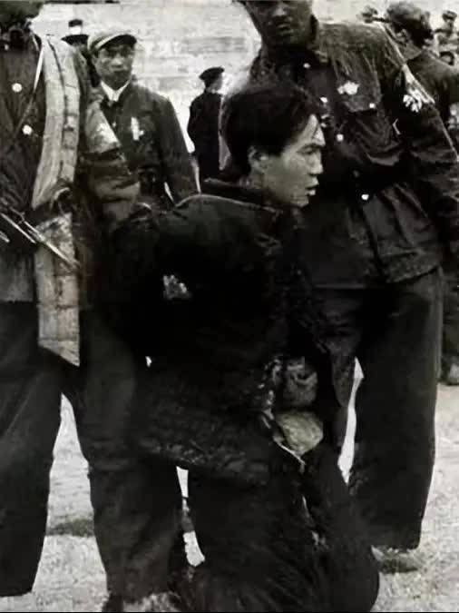 1953年，广西一剿匪英雄被查，差点当副局长，调查后：竟是匪首出身 (3)