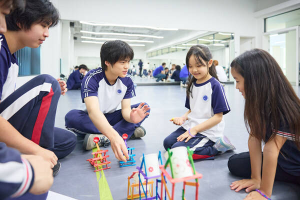 2026��3�£��¹�����Ϊ�����񾭿�ѧ�γ̱�ҵ���һԱ��Ϊ���꼶С���Ѿ���������һ��������ߡ�