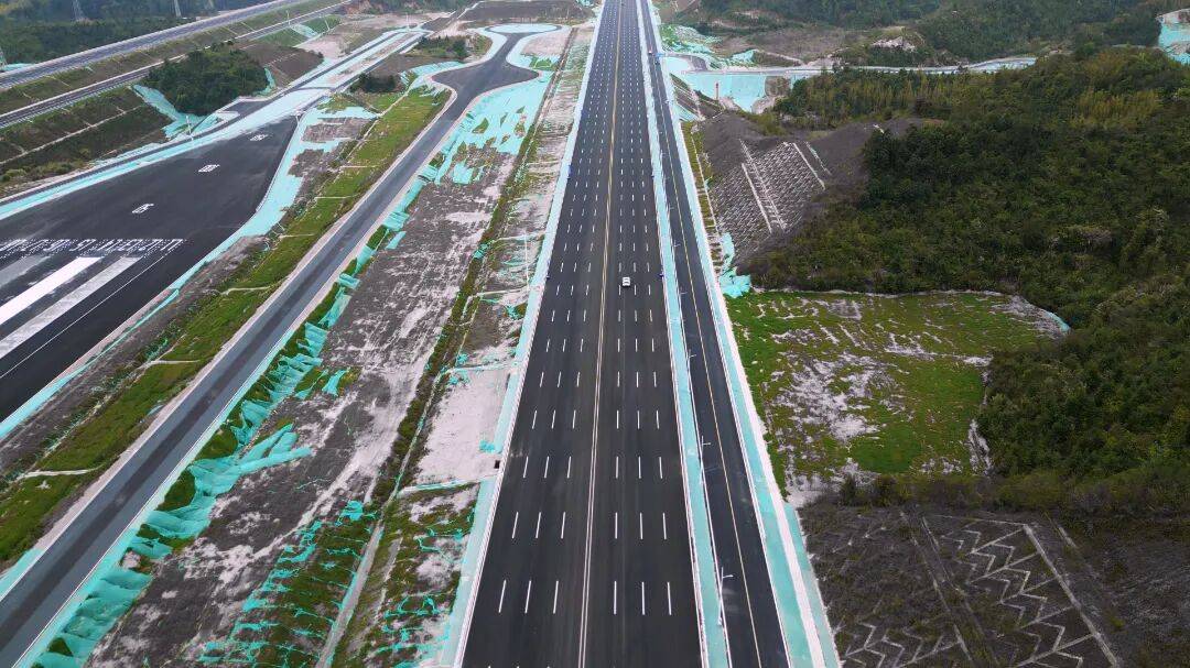 国内首个!探秘“路空一体”国家级测试基地(图3) 国内首个!探秘“路空一体”国家级测试基地(图3)