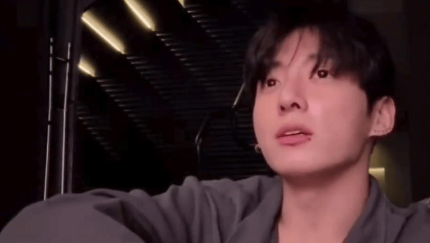 田柾国为直播时对朋友竖中指说脏话道歉：可能是太开心了，所以才会那样封面图