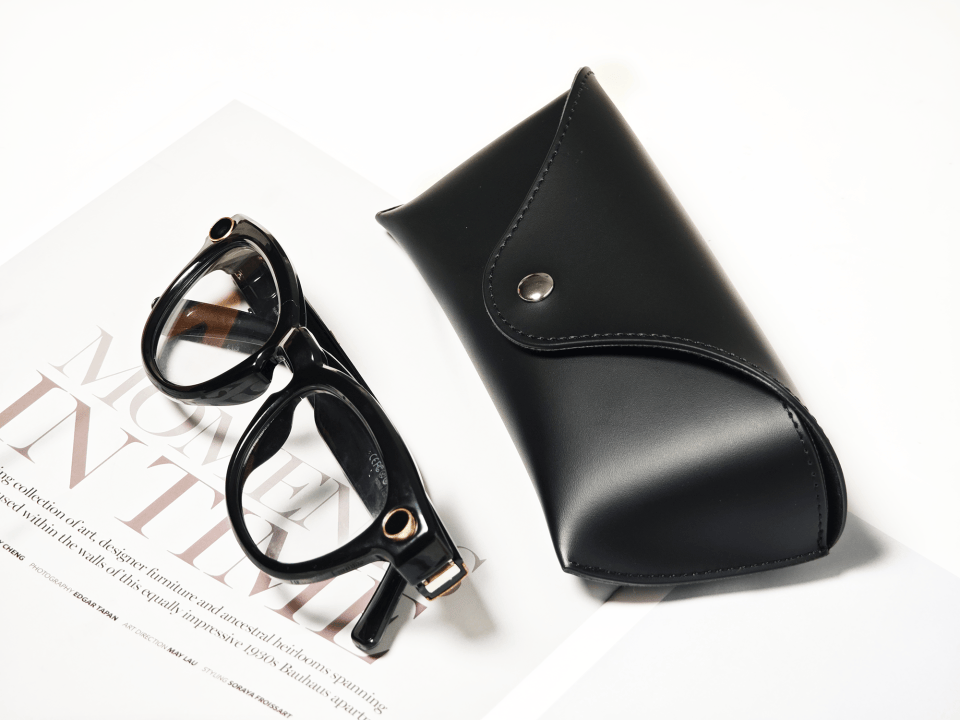 拍照、听歌、翻译、AI样样精通，千元WAGAWAGA AI眼镜初体验！