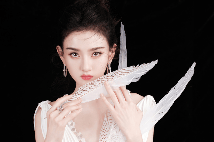 宋祖儿方辟谣与刘宇宁恋情：纯属朋友兼合作伙伴关系