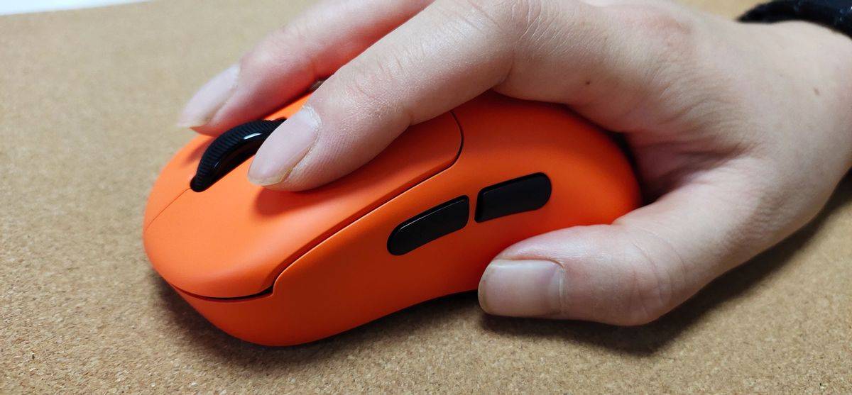 雷柏VT3s焰影橙电竞属性拉满,视觉与手感双重暴击,要不要这么猛