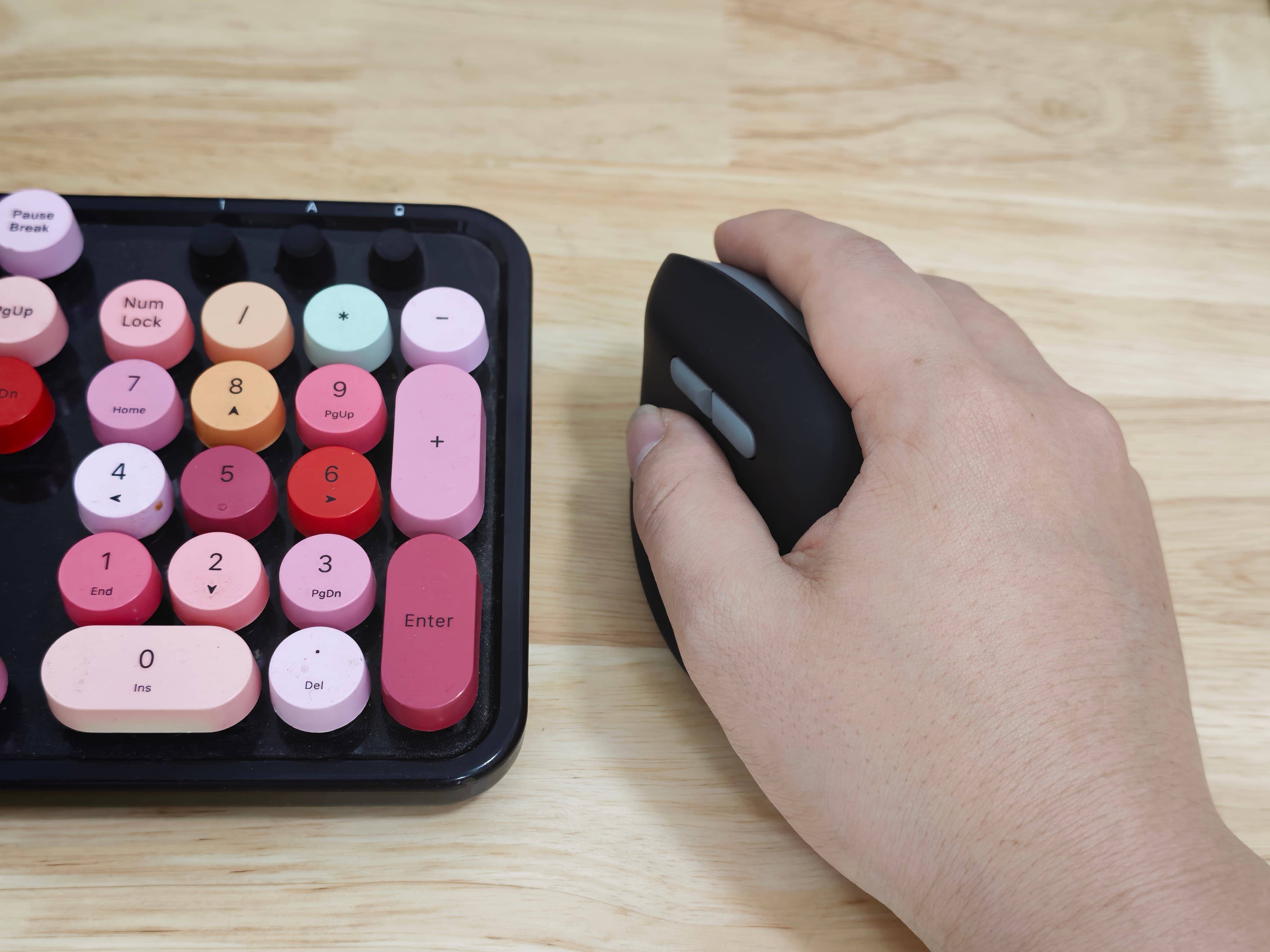 久用不累的办公神器，西圣M1人体工学鼠标深度测评