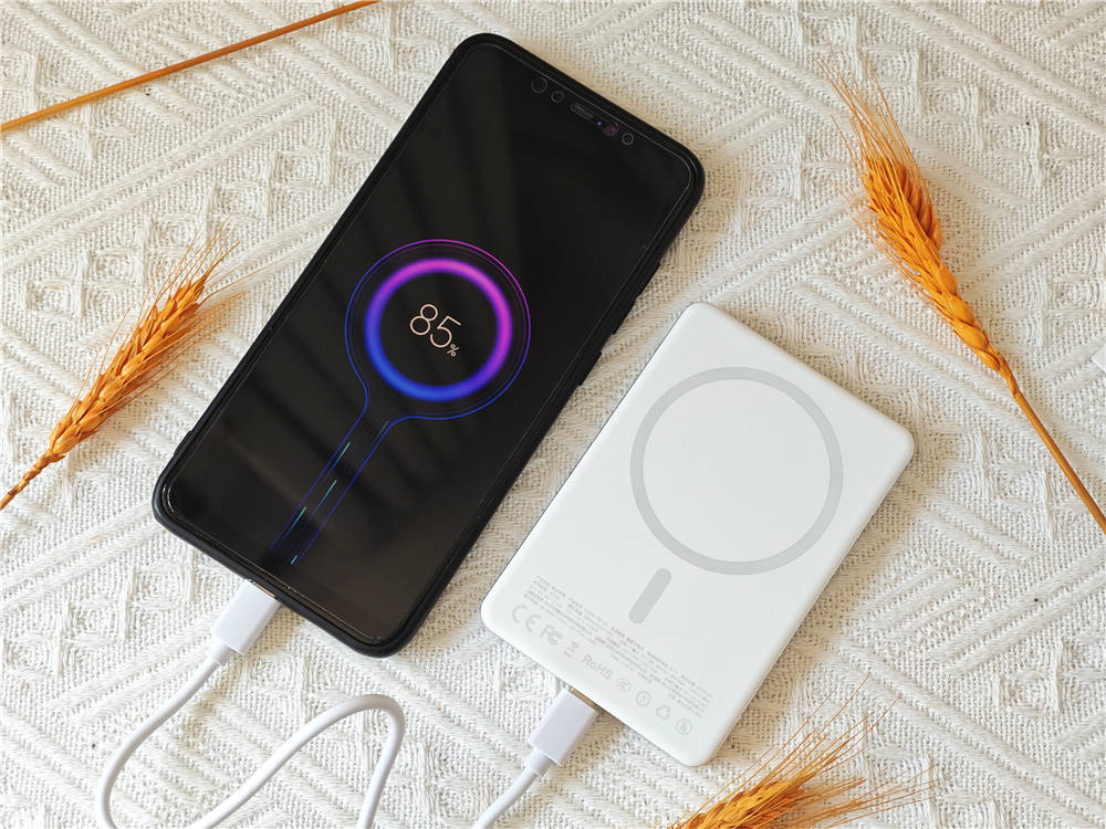 西圣PB-Air超薄磁吸充电宝：轻薄全能，通勤差旅必备