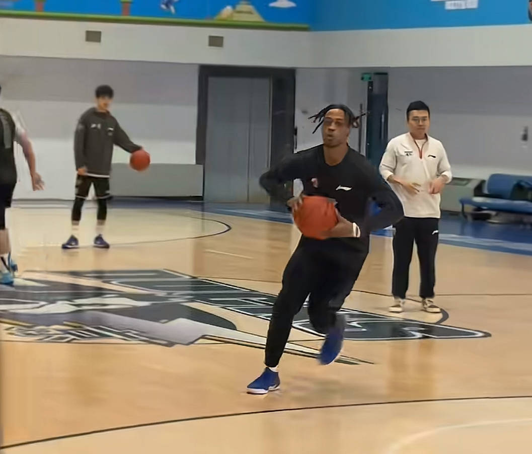 曾凡博复出在即赵睿仍在康复 北京强援：合练感觉很棒