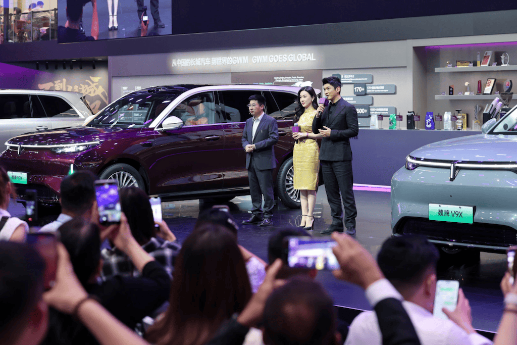 以中国豪华定义全球旗舰，魏牌 V9X 亮相北京车展2526.png