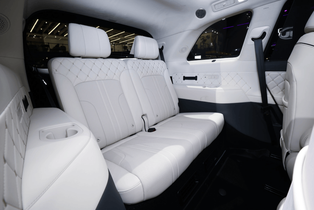 以中国豪华定义全球旗舰，魏牌 V9X 亮相北京车展1999.png