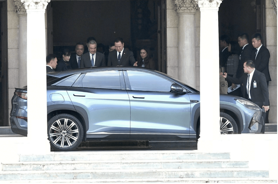 从“总理座驾”到“全球销冠”：比亚迪改写世界汽车格局