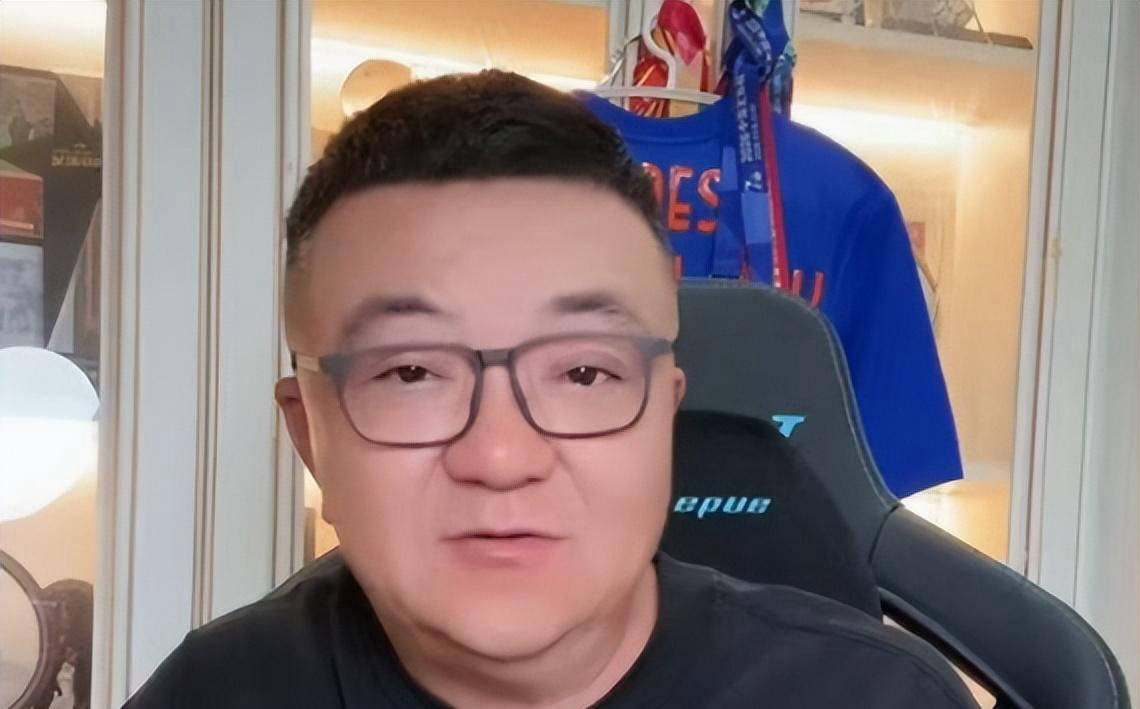 国足为何难以冲出亚洲？董路精准剖析防守短板，范志毅观点不谋而合