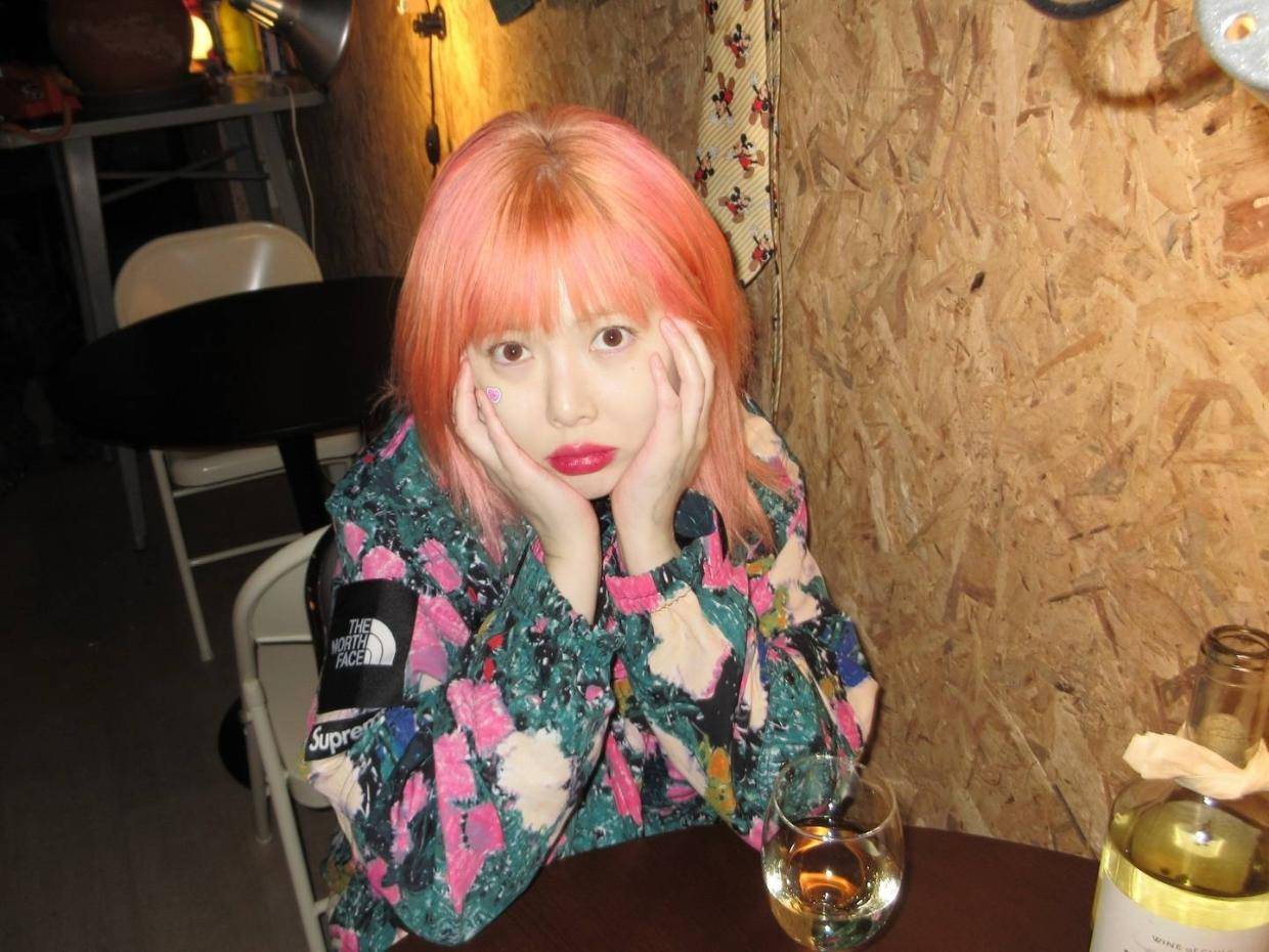 泫雅晒照回应浮肿传闻：坚持锻炼健康管理，状态回升无需担忧