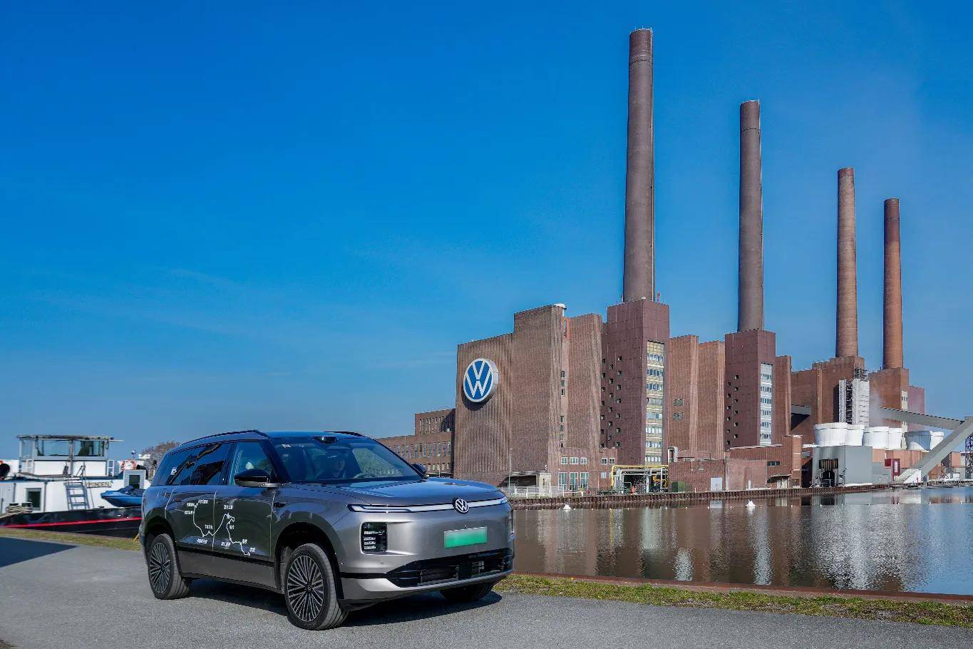 《29.98万起！ID. ERA 9X上市，全球首搭Momenta R7世界模型》