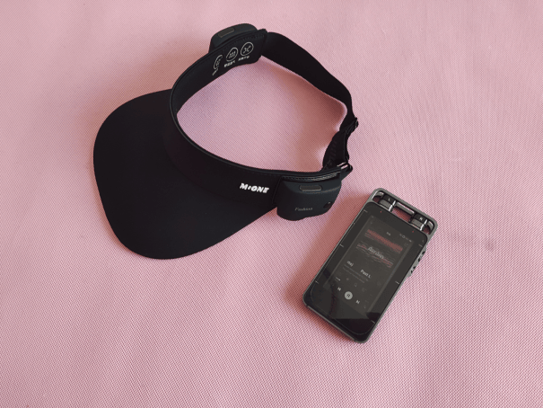 打破户外装备壁垒！FIYA飞雅Y1帽檐式运动耳机：防晒听音一件搞定