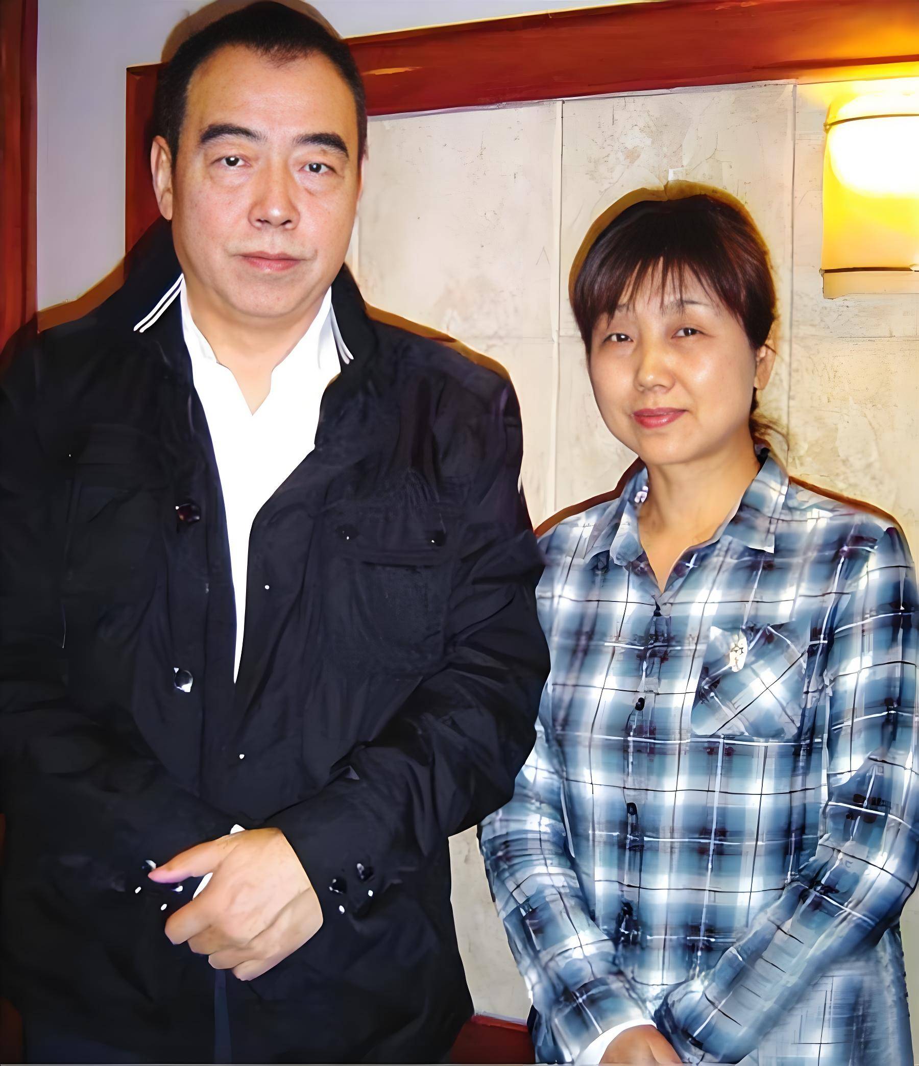 74岁陈凯歌头发稀疏显老当年他抛弃倪萍娶陈红有3大原因