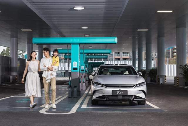 比亚迪汉EV闪充版携12大升级上市，售价17.98万～18.78万元