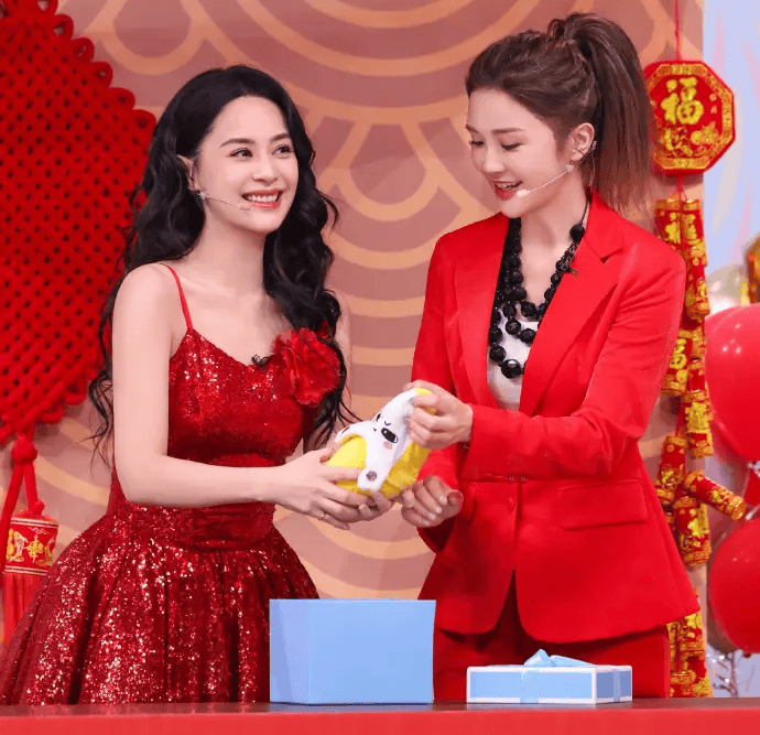 蔡卓妍官宣结婚 阿娇催生并送真挚祝福