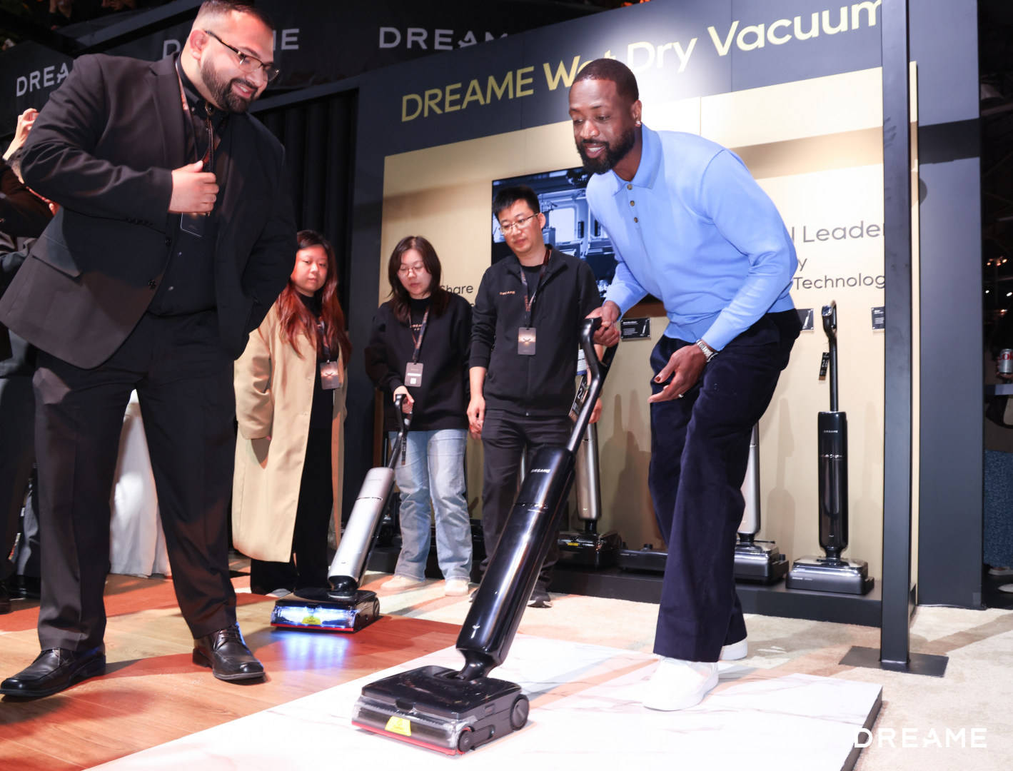 NBA球星韦德助阵硅谷发布会，追觅引领洗地机全球化加速发展