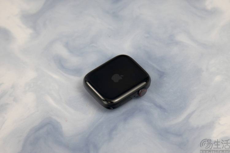 给Apple Watch开“教育优惠”,苹果不止为了促销