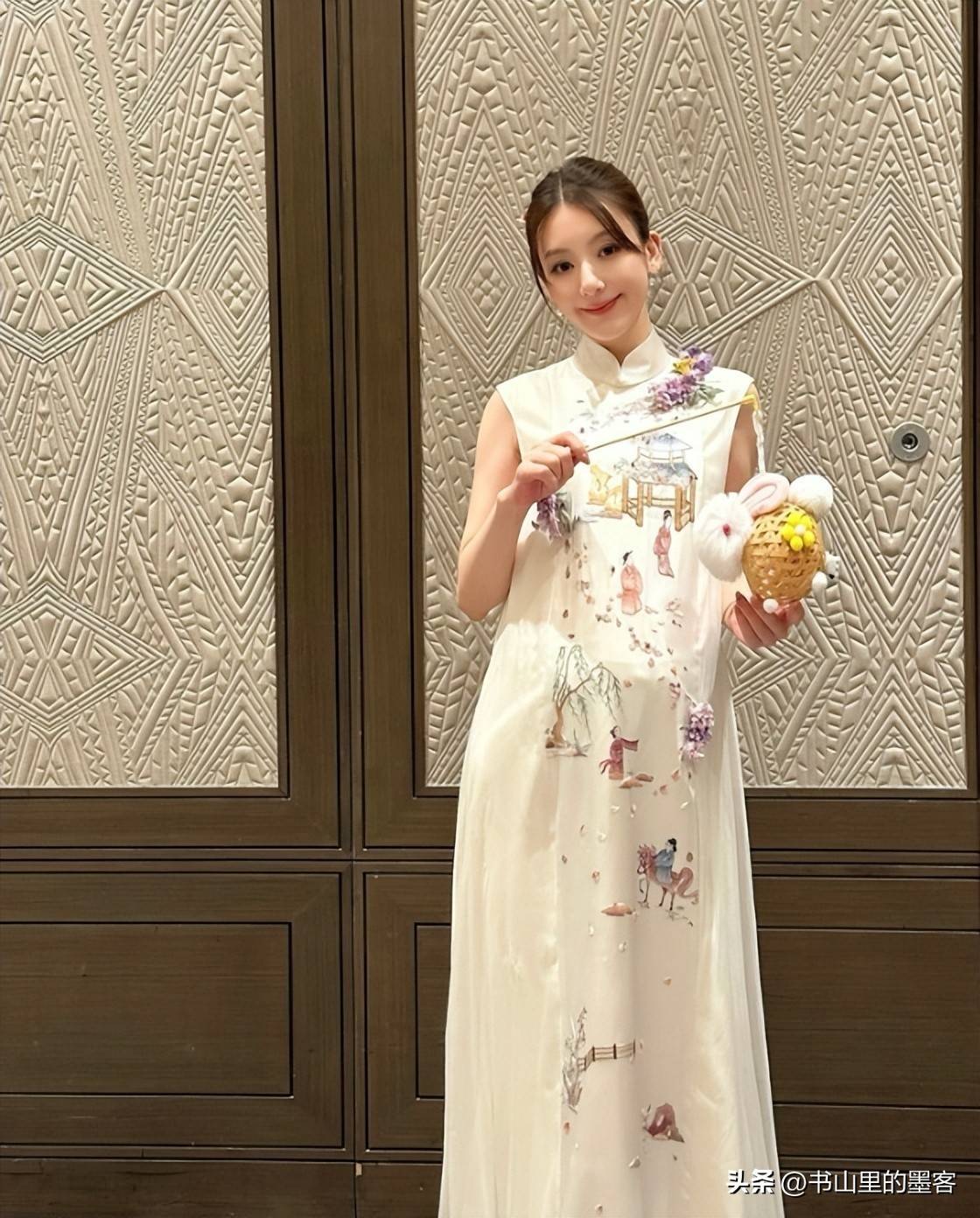 生完三胎省心顾家，方媛传来好音书，一家东谈主普通幸福惹东谈主惊奇_生完三胎省心顾家，方媛传来好音书，一家东谈主普通幸福惹东谈主惊奇_