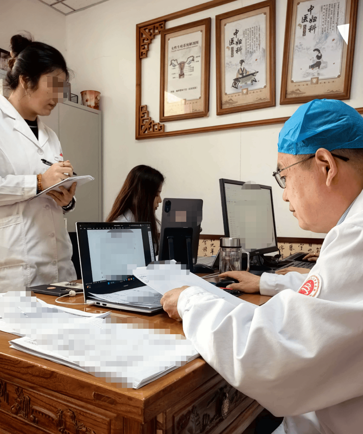 中医专家张忠民医生以40年造诣赋能青年医师成长，薪火相传守中医根脉