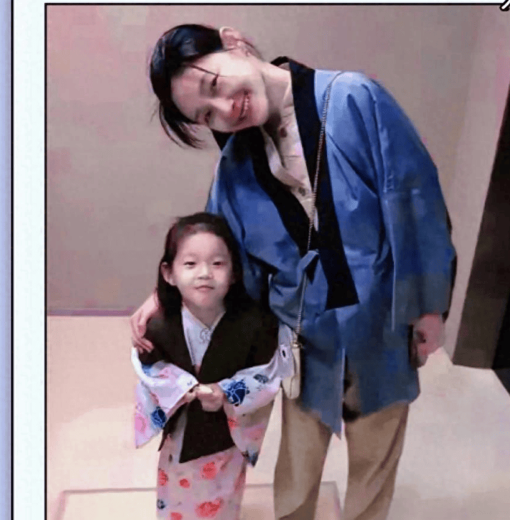 原创            玥儿母亲节开通ins账号，第一时间关注徐家人，点赞大S具俊晔合影