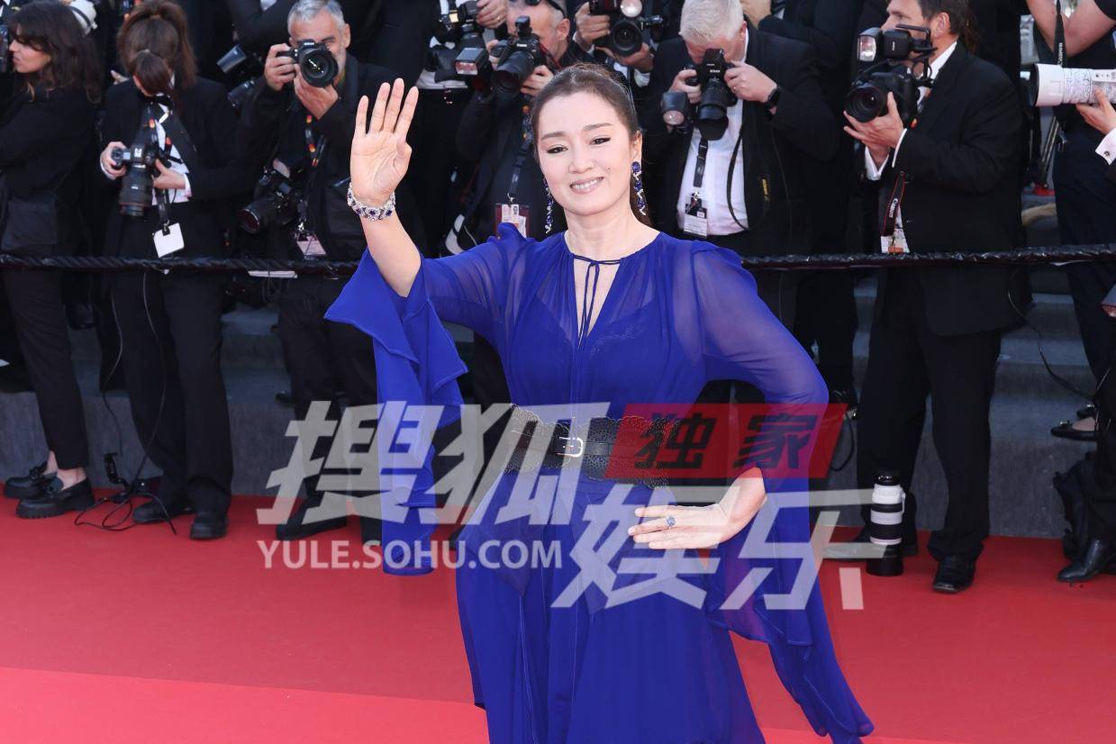 《一个女人的生活》戛纳首映 巩俐袁姗姗红毯争艳