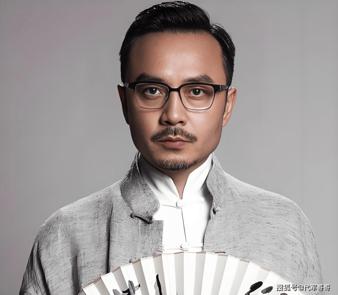 原创            52岁汪涵近况曝光！与仇晓分手后娶杨乐乐生下一子，如今婚姻很幸福