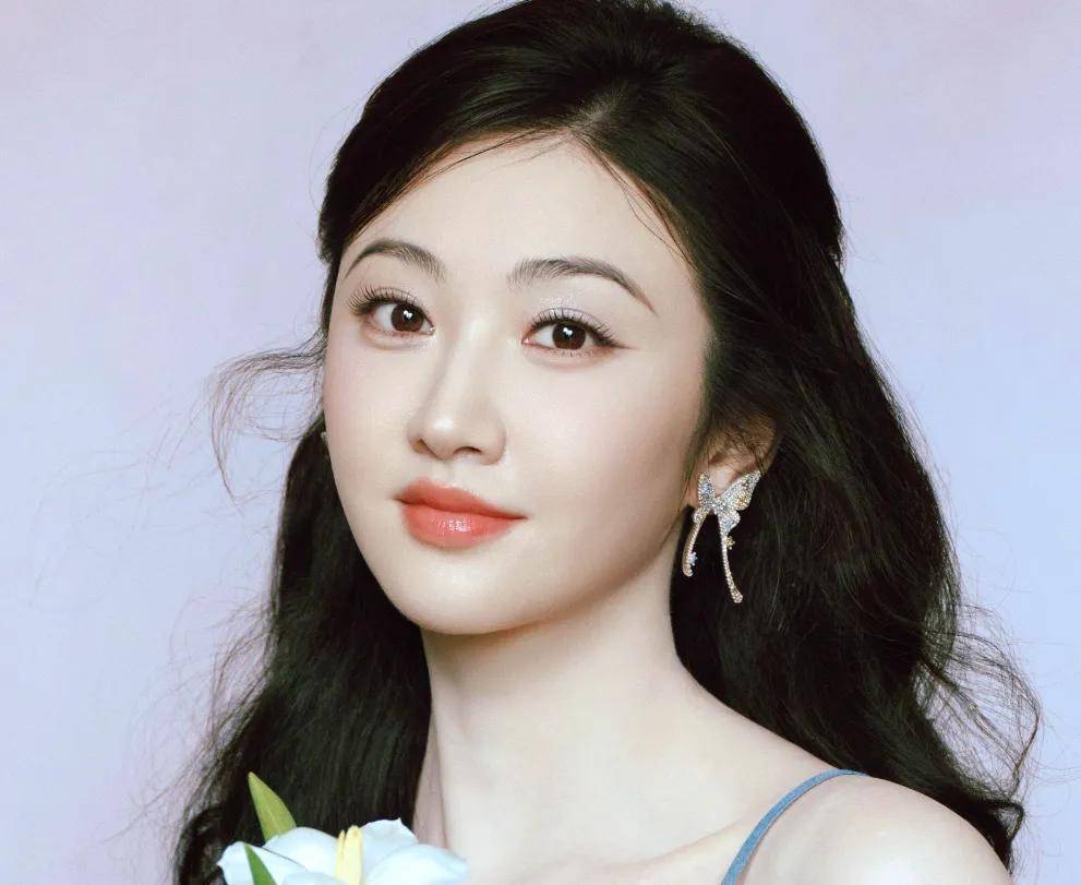 原创            谁说景甜不缺钱？违法被罚700万，3年不能接广告，过往争议不少