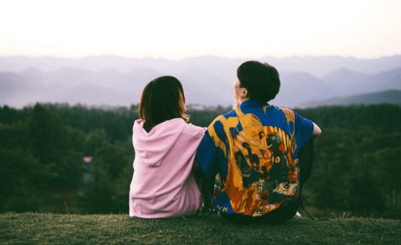 白举纲儿童节官宣当爸：女儿如暖光照亮生活，新歌《星星海》表喜悦