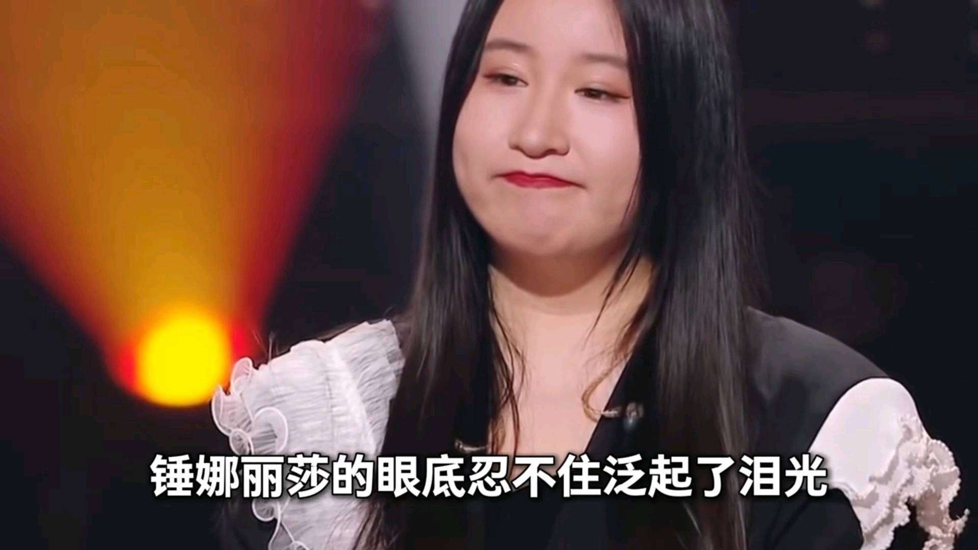 原创            老百姓看不下去了：喜剧演员来当帮唱？这届《歌手》变综艺现场！