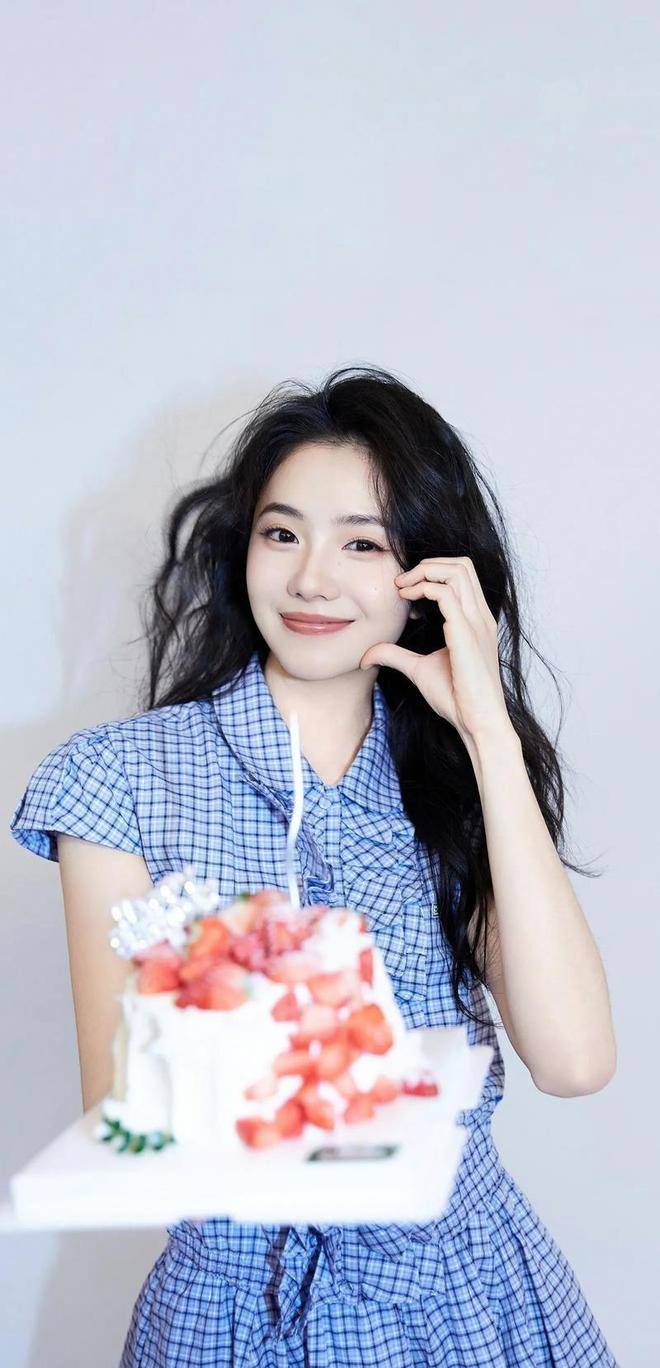 大佬偏爱刘浩存,不是贪图美色也不是演技出众而是她真的太傻了
