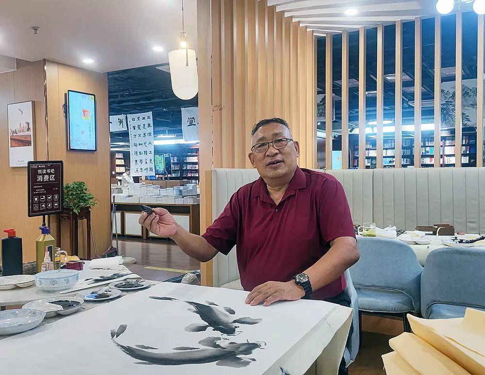 笔墨传雅韵 游鱼寄初心 ——品读书画家张范义的艺术境界