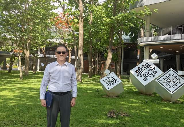 助推中泰艺术人才培养！油画名家张振家受聘泰国大学博士生导师