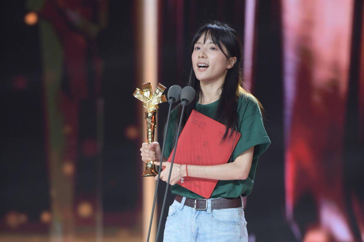 李思潼《给阿嬷的情书》斩获最受传媒关注新人女演员 誓言用心演绎每个角色