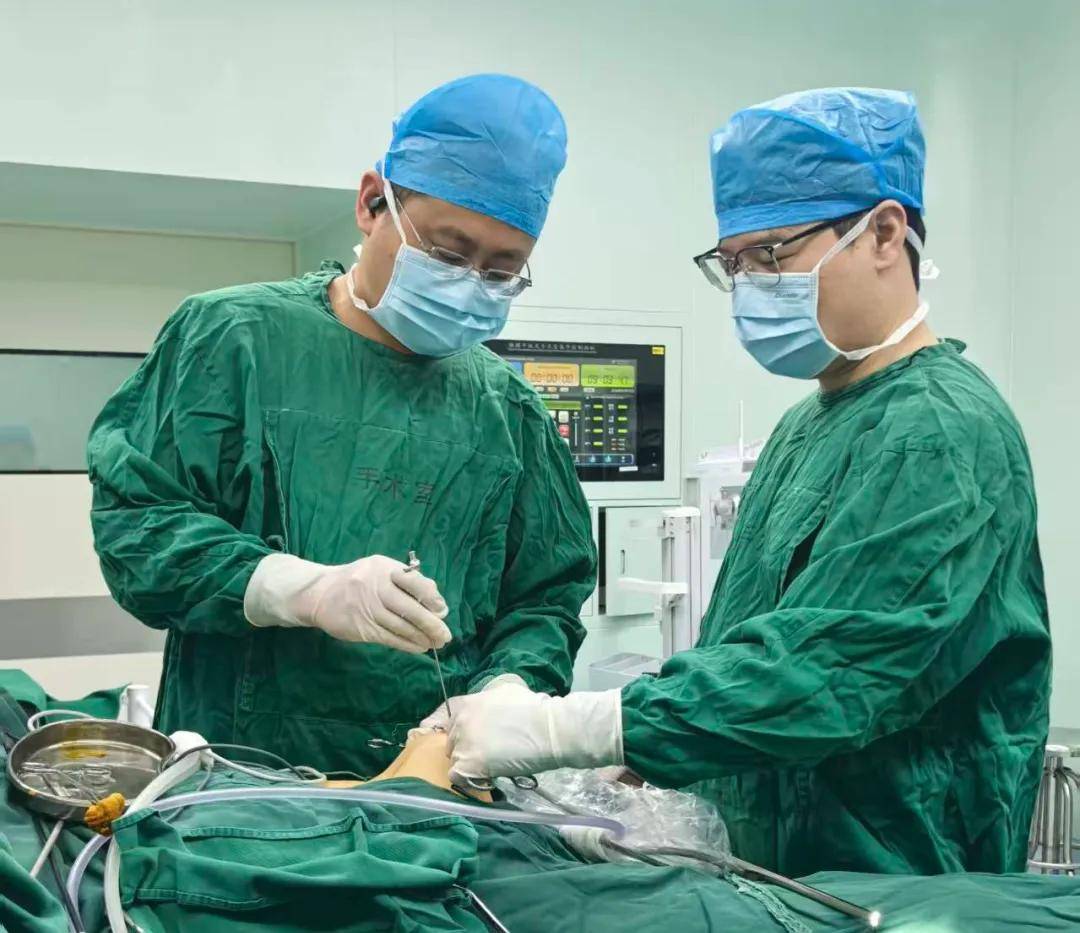 前列腺癌术后再发疝气——胃肠外科专家微创巧补腹壁“破洞”