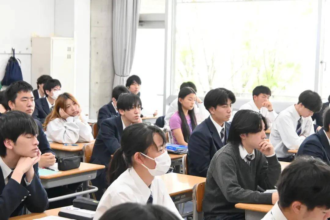 请输入图片描述