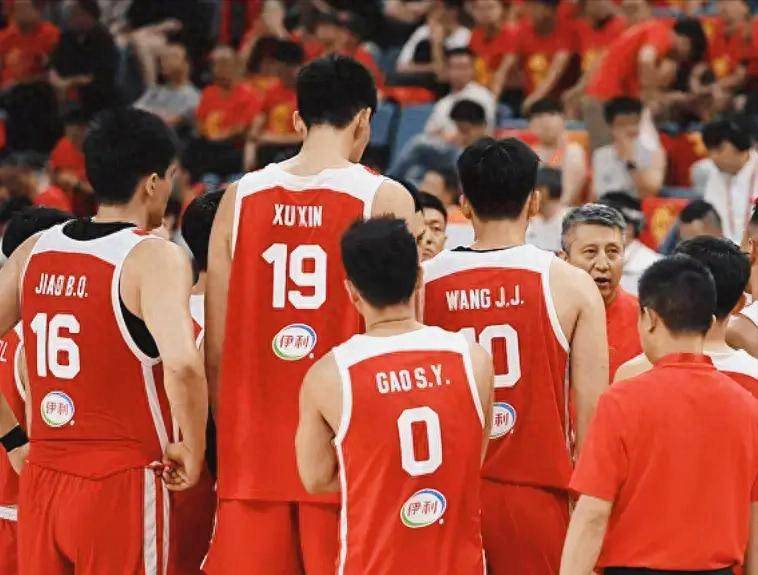 中国男篮大名单出炉！听听各媒体专家的点评，苏群：只为男篮未来