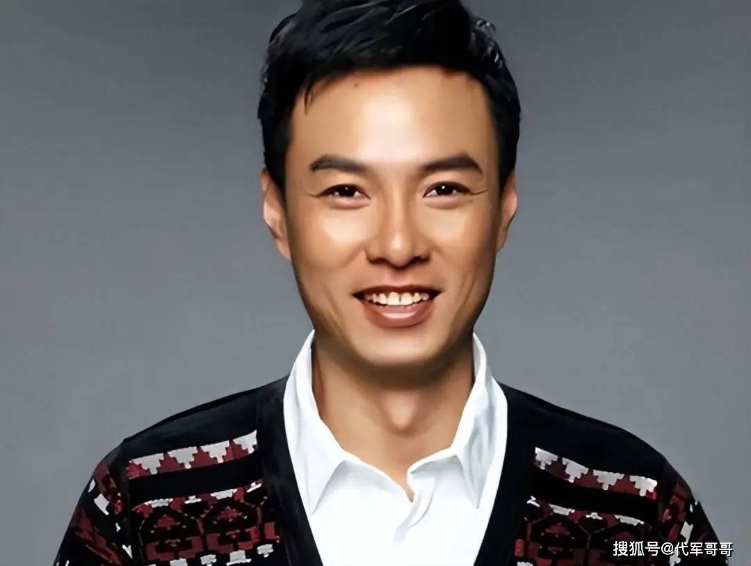 原创            50岁朱铁近况曝光！娶美女教师儿女双全，如今婚姻幸福成宠妻狂魔