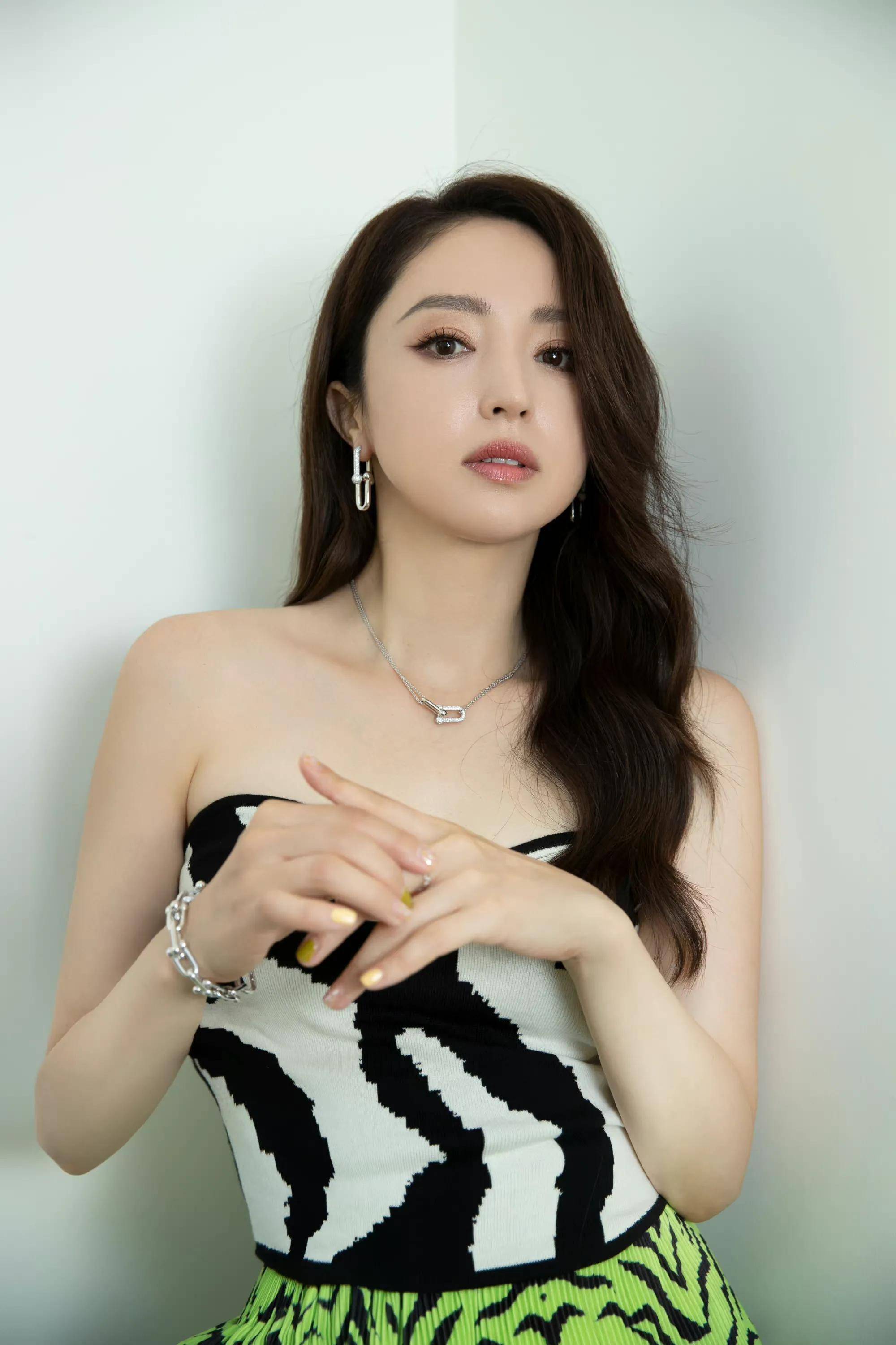 "离婚后最让我失望的不是前夫,是那些突然消失的朋友":46岁董璇的清醒