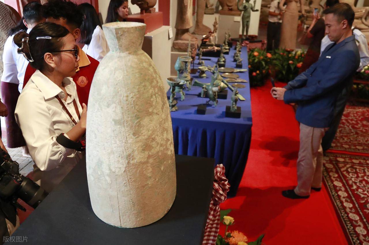 为什么你手里的字画瓷器永远卖不掉？戳穿“艺术品资产”的终极谎言