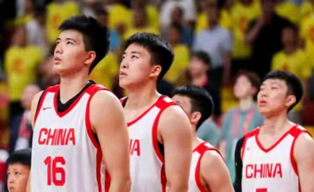 中国男篮vs喀麦隆！即将打响，12人名单基本定型，郭士强调整轮换