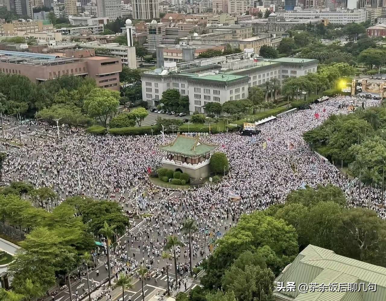 缺席原因曝光!朱立伦被拿来对比,受益人不是郑丽文,邱毅放心了_集会_黄复兴_民众