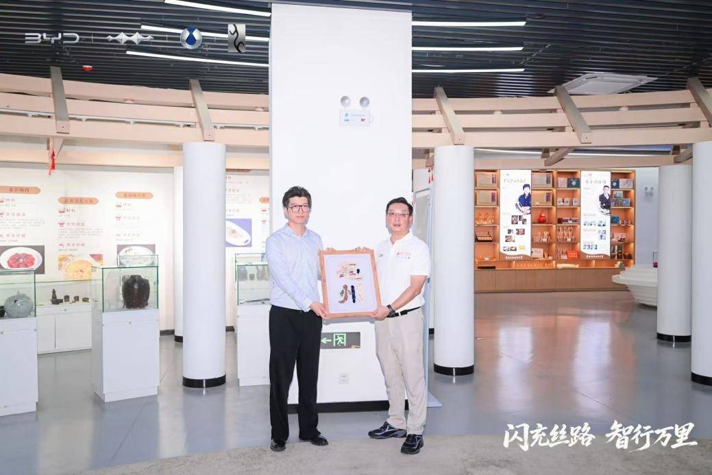 比亚迪携闪充及天神之眼护航丝路万里行 彰显中国智造硬实力